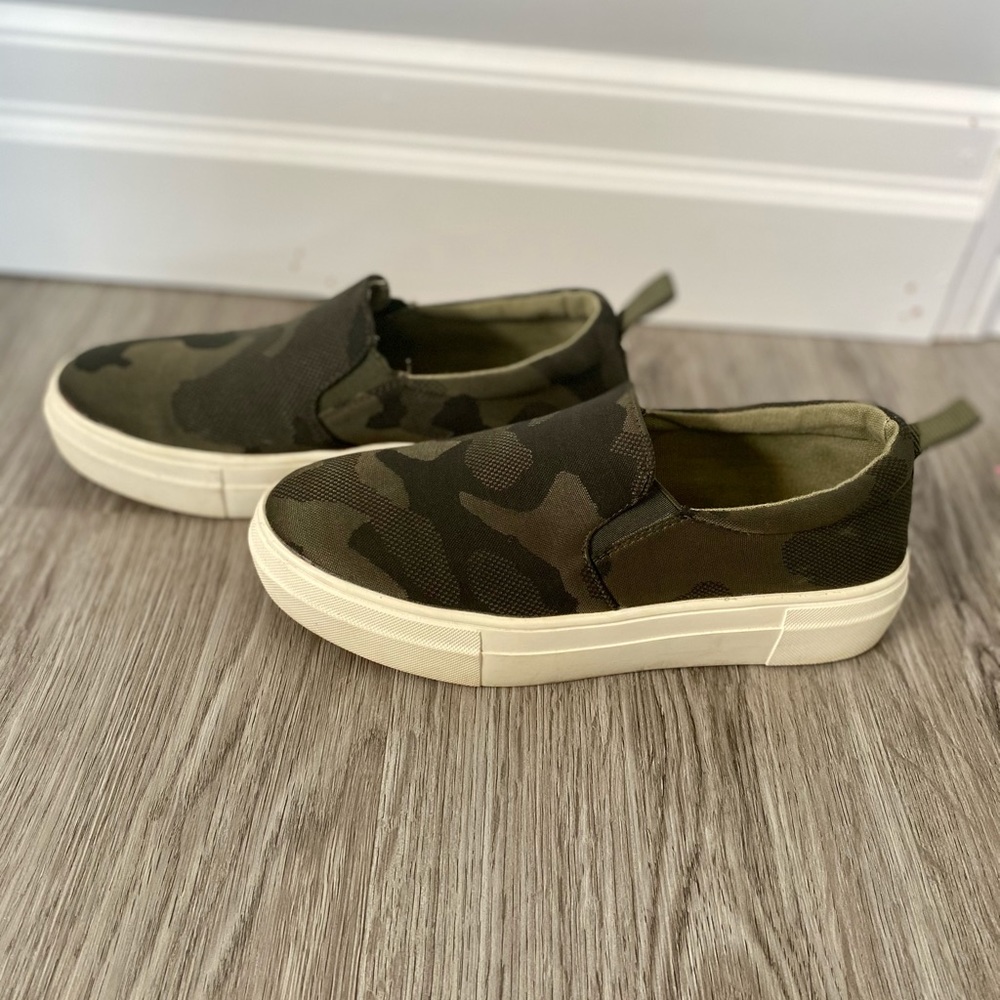 Kendall and Kylie slip on shoes